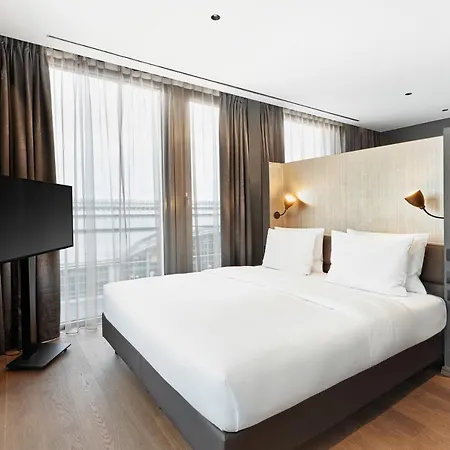 Hyperion Hotel 5*